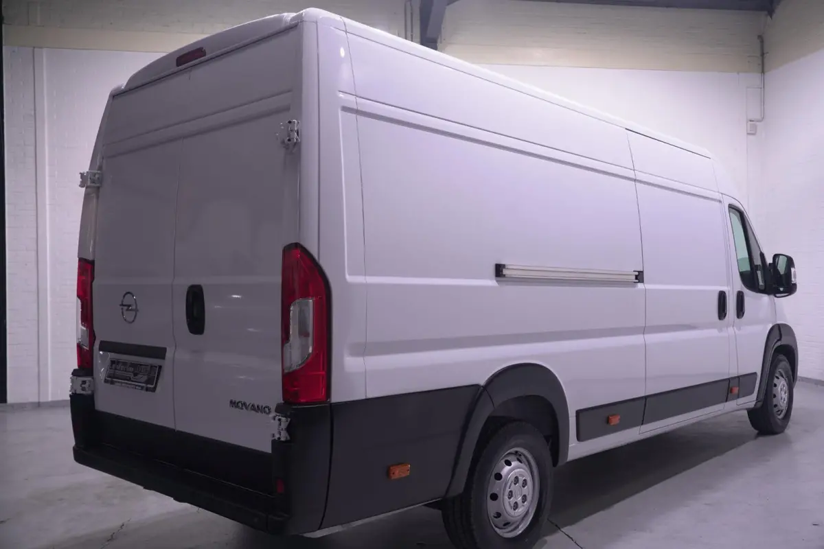 2.2 D 140 pk L4H2 Airco, Cruise Control Laadruimte Pakket, Lane Assist, Slechts 26 dkm, 2-Zits