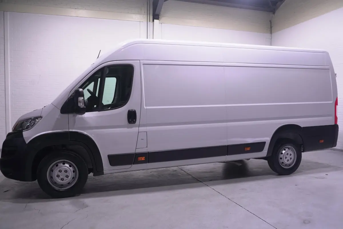 2.2 D 140 pk L4H2 Airco, Cruise Control Laadruimte Pakket, Lane Assist, Slechts 26 dkm, 2-Zits