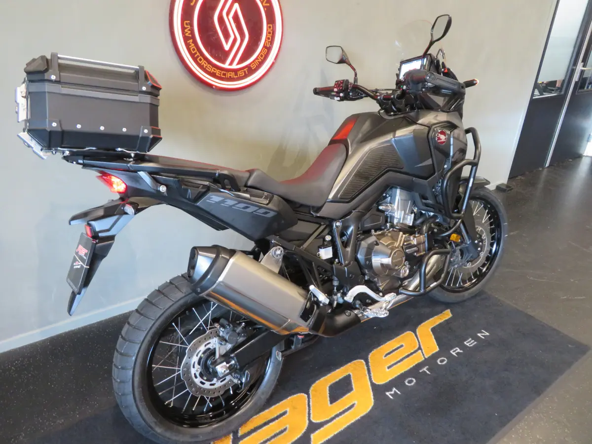 CRF 1100 DCT AFRICA TWIN TOP!