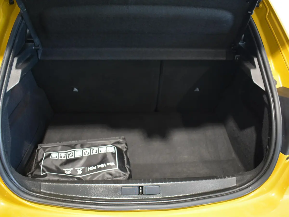 1.2 PureTech Allure Pack | 100pk | Navigatie | 3D i-Cockpit | Climate Control | Keyless Start & Entry |