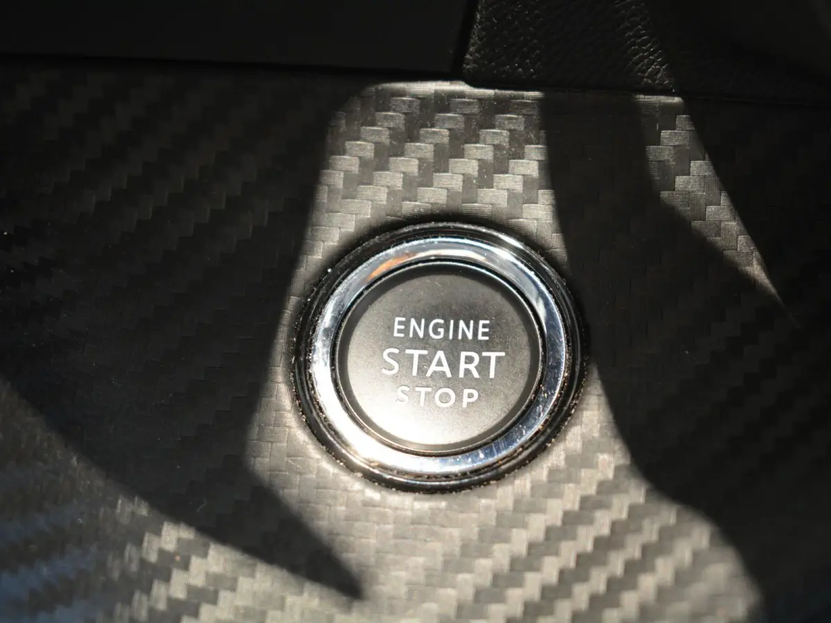 1.2 PureTech Allure Pack | 100pk | Navigatie | 3D i-Cockpit | Climate Control | Keyless Start & Entry |