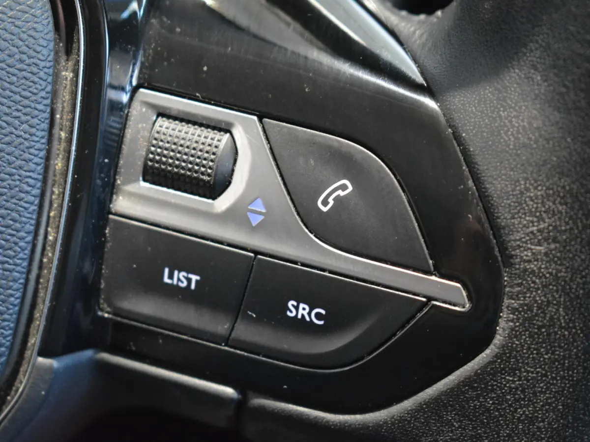1.2 PureTech Allure Pack | 100pk | Navigatie | 3D i-Cockpit | Climate Control | Keyless Start & Entry |