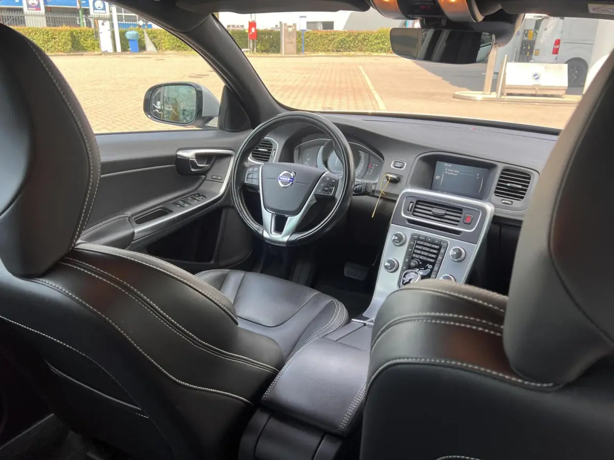 1.5 T2 Polar+ Dynamic Airco Cruise Dak Leder NAP