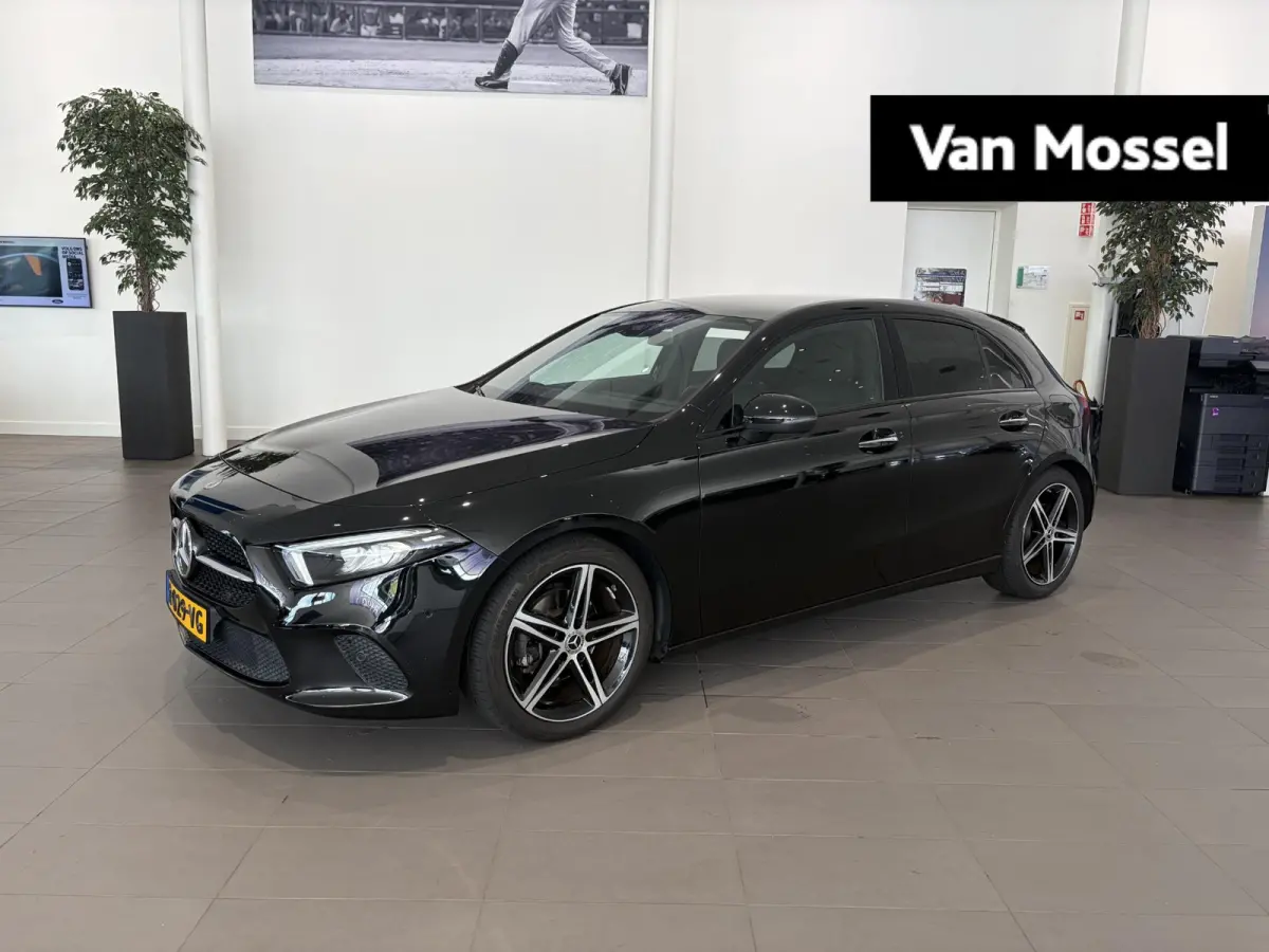 180 Premium Plus | STOELVERWARMING | SFEERVERLICHTING | CRUISE CONTROL | ACHTERUITRIJCAMERA | VOL LEER |