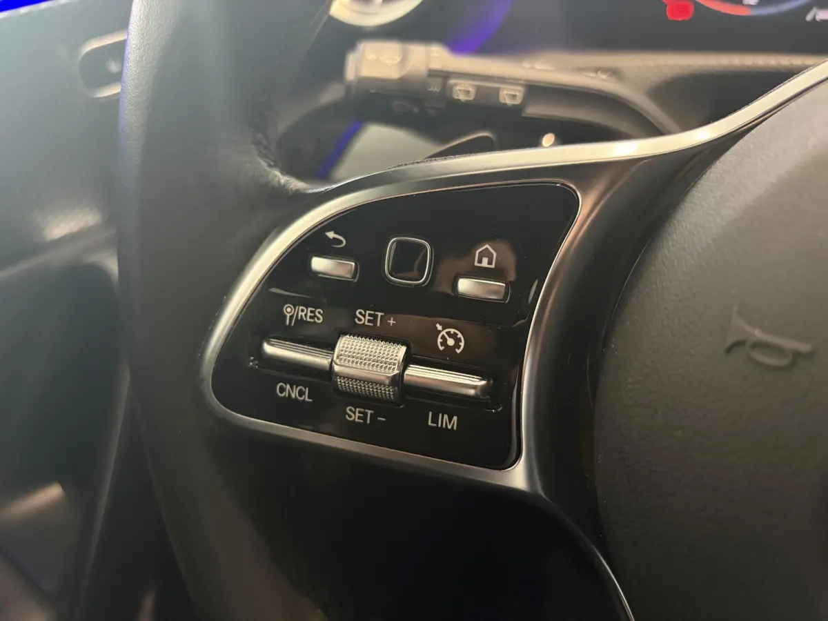 180 Premium Plus | STOELVERWARMING | SFEERVERLICHTING | CRUISE CONTROL | ACHTERUITRIJCAMERA | VOL LEER |