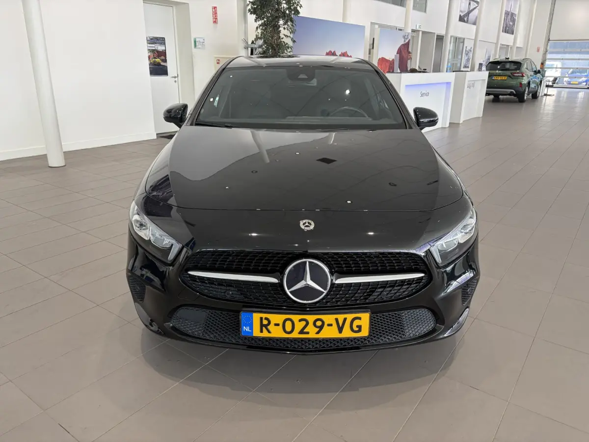 180 Premium Plus | STOELVERWARMING | SFEERVERLICHTING | CRUISE CONTROL | ACHTERUITRIJCAMERA | VOL LEER |