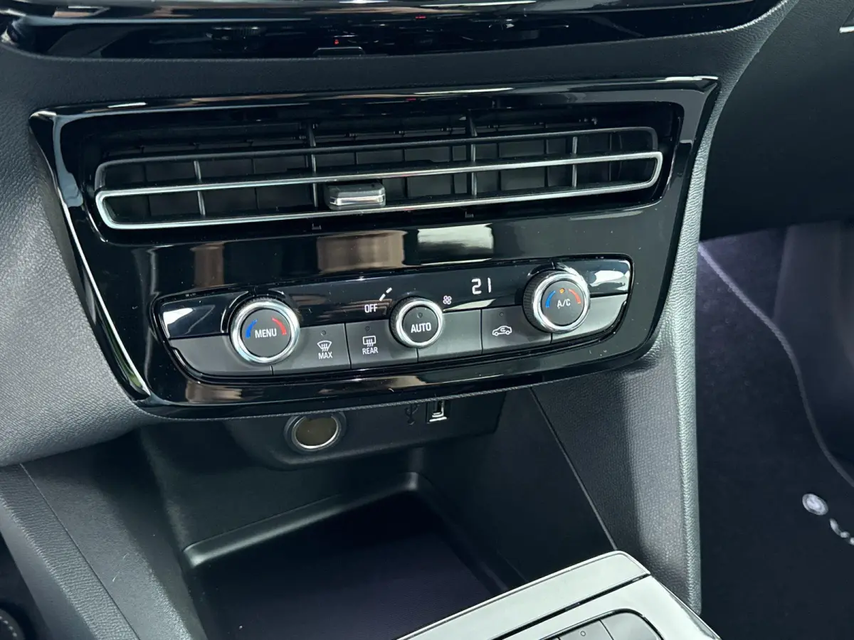 EV 50kWh 136pk Elegance | Accu 98% | Navigatie | Achteruitrijcamera | Climate Control