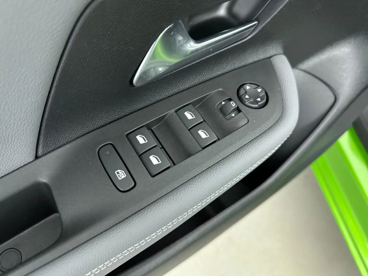 EV 50kWh 136pk Elegance | Accu 98% | Navigatie | Achteruitrijcamera | Climate Control