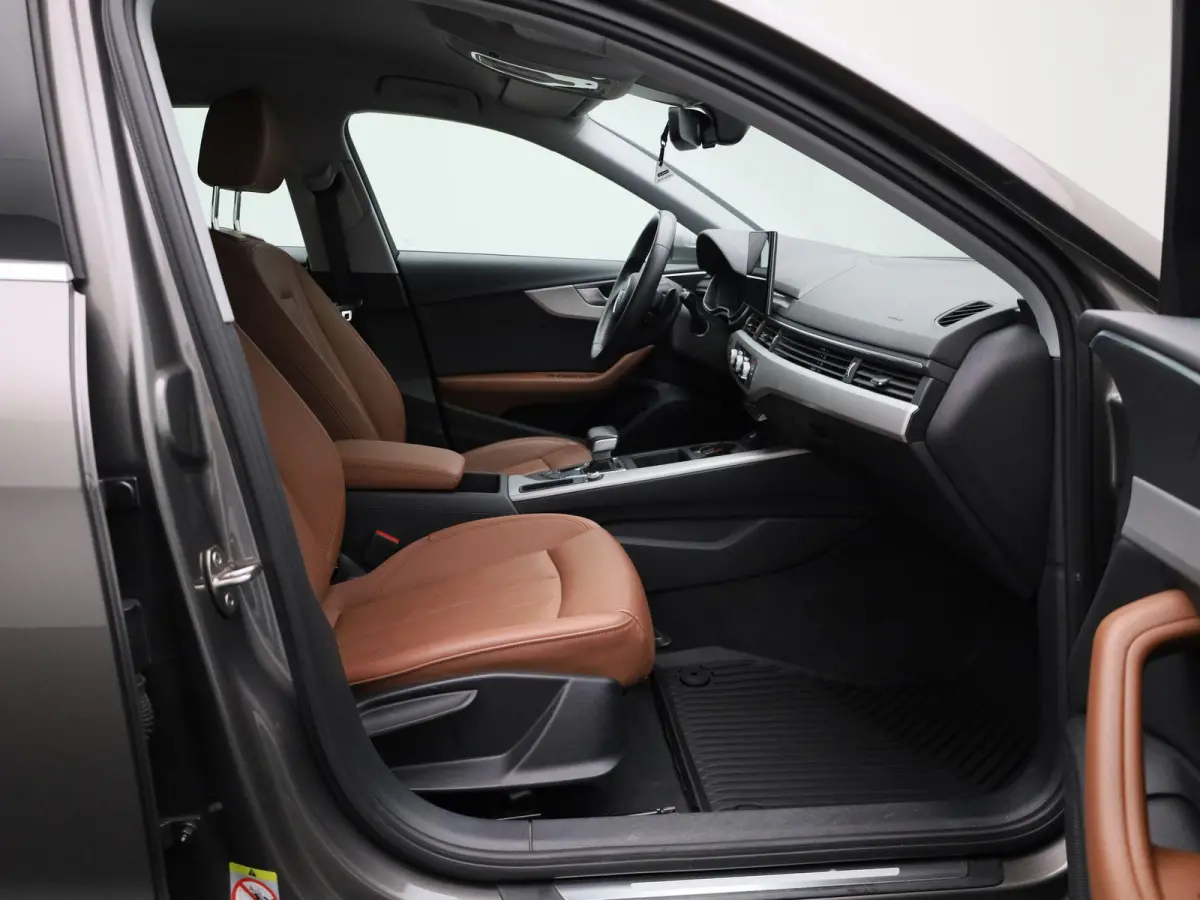2.0 30 TDI S tronic Attraction AUTOMAAT | VIRTUEEL | LEDER | NAVIGATIE | ELEKTRISCHE KOFFERKLEP | LED | KEYLES | PDC | STOELVERWARMING | CLIMA | CRUISE | DAB | 12 MAANDEN BOVAG GARANTIE |