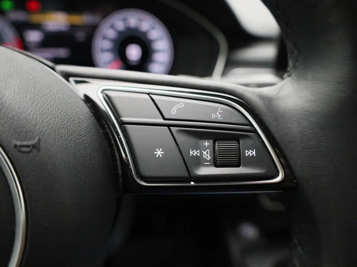 2.0 30 TDI S tronic Attraction AUTOMAAT | VIRTUEEL | LEDER | NAVIGATIE | ELEKTRISCHE KOFFERKLEP | LED | KEYLES | PDC | STOELVERWARMING | CLIMA | CRUISE | DAB | 12 MAANDEN BOVAG GARANTIE |