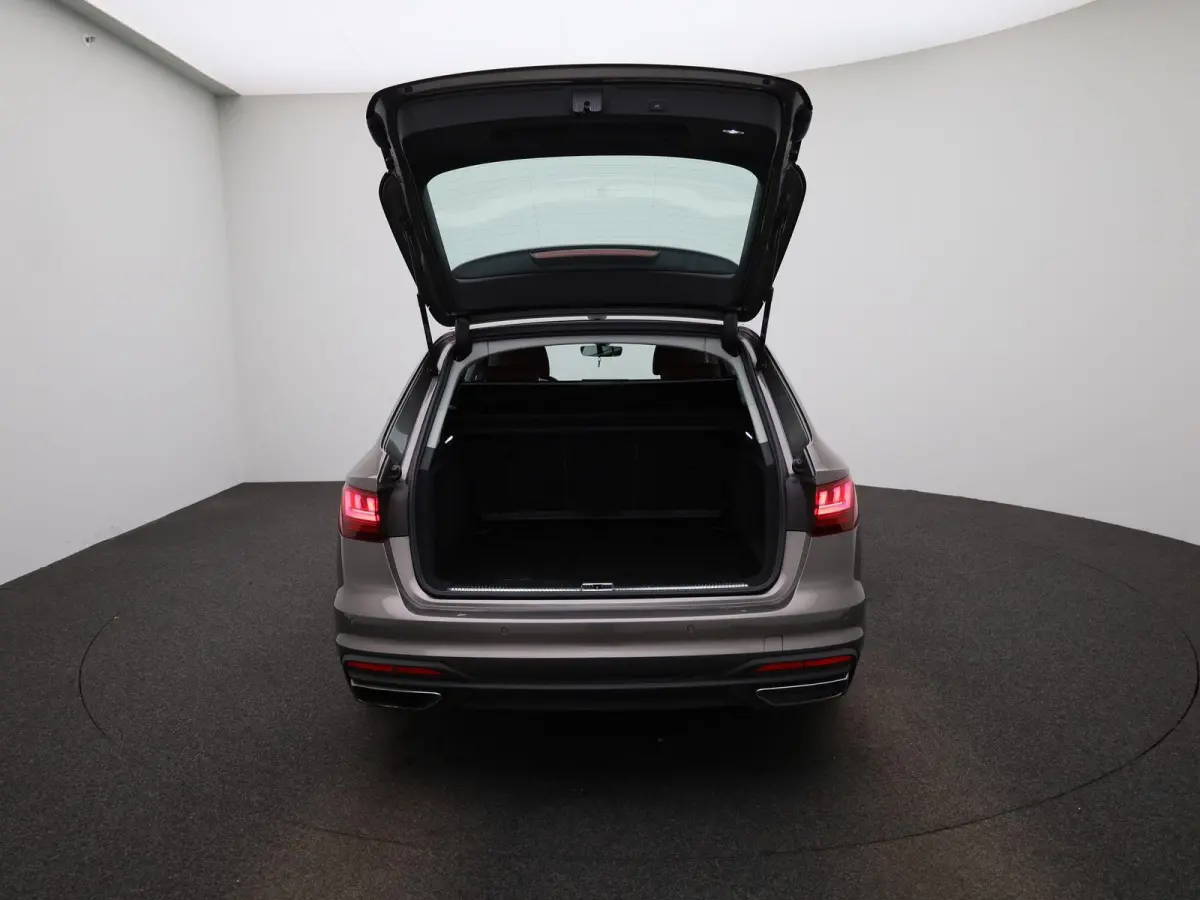 2.0 30 TDI S tronic Attraction AUTOMAAT | VIRTUEEL | LEDER | NAVIGATIE | ELEKTRISCHE KOFFERKLEP | LED | KEYLES | PDC | STOELVERWARMING | CLIMA | CRUISE | DAB | 12 MAANDEN BOVAG GARANTIE |
