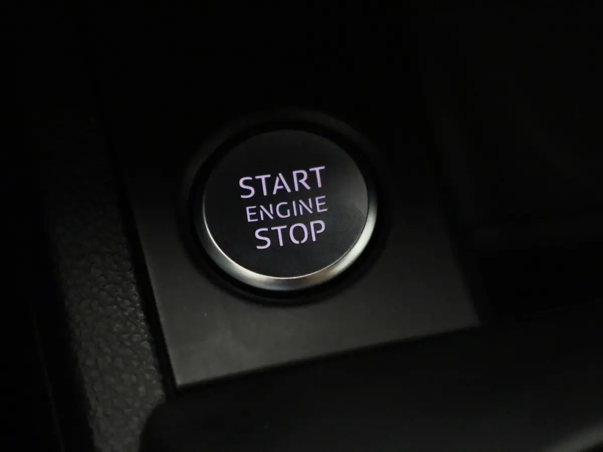 2.0 30 TDI S tronic Attraction AUTOMAAT | VIRTUEEL | LEDER | NAVIGATIE | ELEKTRISCHE KOFFERKLEP | LED | KEYLES | PDC | STOELVERWARMING | CLIMA | CRUISE | DAB | 12 MAANDEN BOVAG GARANTIE |