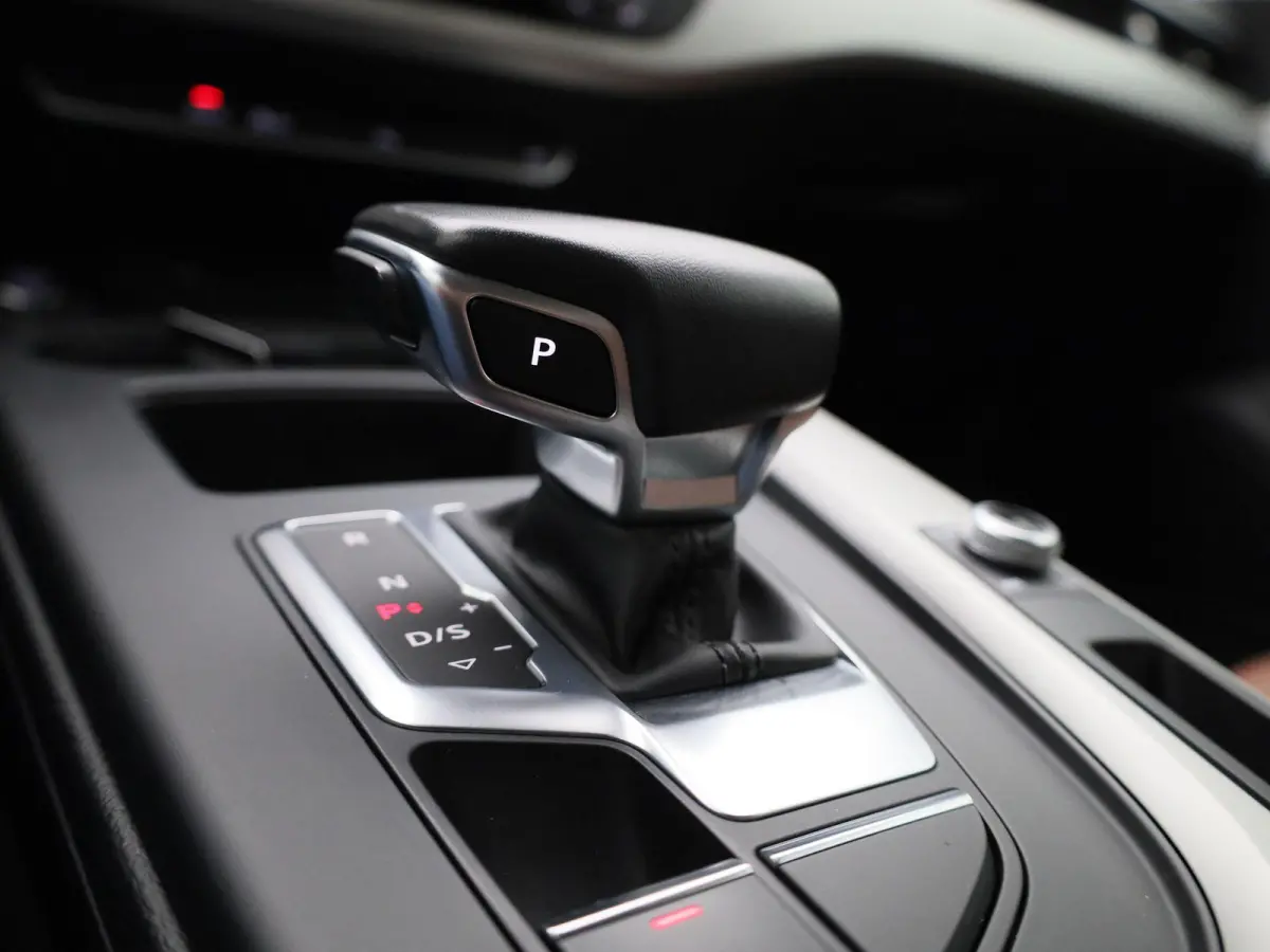 2.0 30 TDI S tronic Attraction AUTOMAAT | VIRTUEEL | LEDER | NAVIGATIE | ELEKTRISCHE KOFFERKLEP | LED | KEYLES | PDC | STOELVERWARMING | CLIMA | CRUISE | DAB | 12 MAANDEN BOVAG GARANTIE |