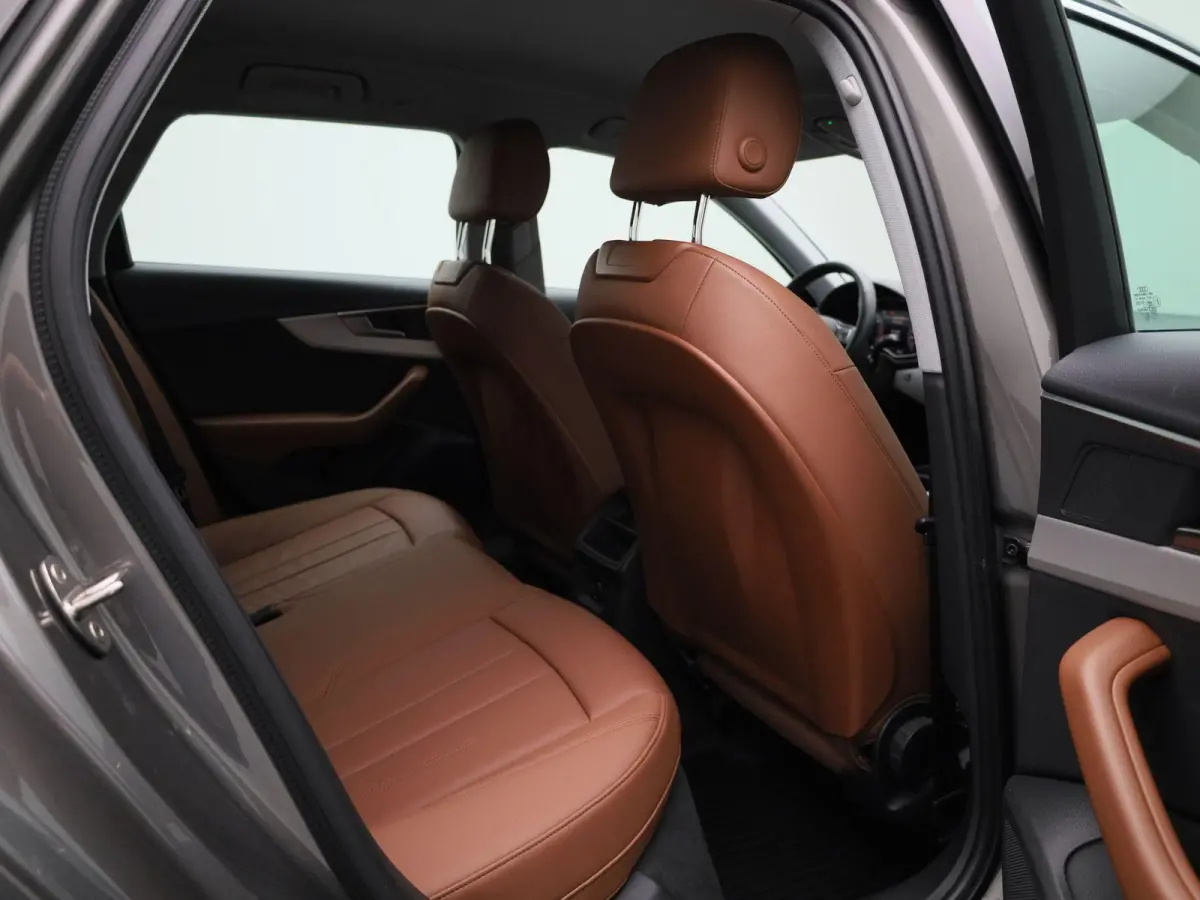 2.0 30 TDI S tronic Attraction AUTOMAAT | VIRTUEEL | LEDER | NAVIGATIE | ELEKTRISCHE KOFFERKLEP | LED | KEYLES | PDC | STOELVERWARMING | CLIMA | CRUISE | DAB | 12 MAANDEN BOVAG GARANTIE |