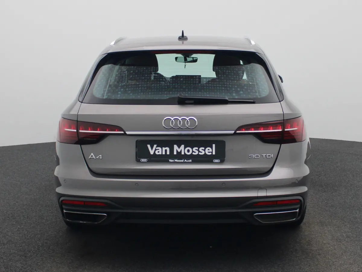 2.0 30 TDI S tronic Attraction AUTOMAAT | VIRTUEEL | LEDER | NAVIGATIE | ELEKTRISCHE KOFFERKLEP | LED | KEYLES | PDC | STOELVERWARMING | CLIMA | CRUISE | DAB | 12 MAANDEN BOVAG GARANTIE |