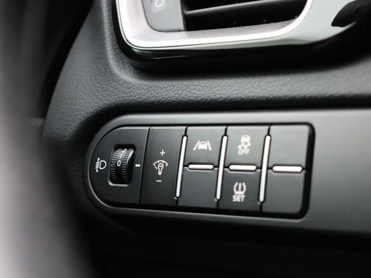 cee'd Pulse 1.0 T-GDi 120 ISG CAMERA | CRUISE | APPLE CARPLAY | HALF-LEER | PDC | LMV | AIRCO | 12 MAANDEN BOVAG GARANTIE |