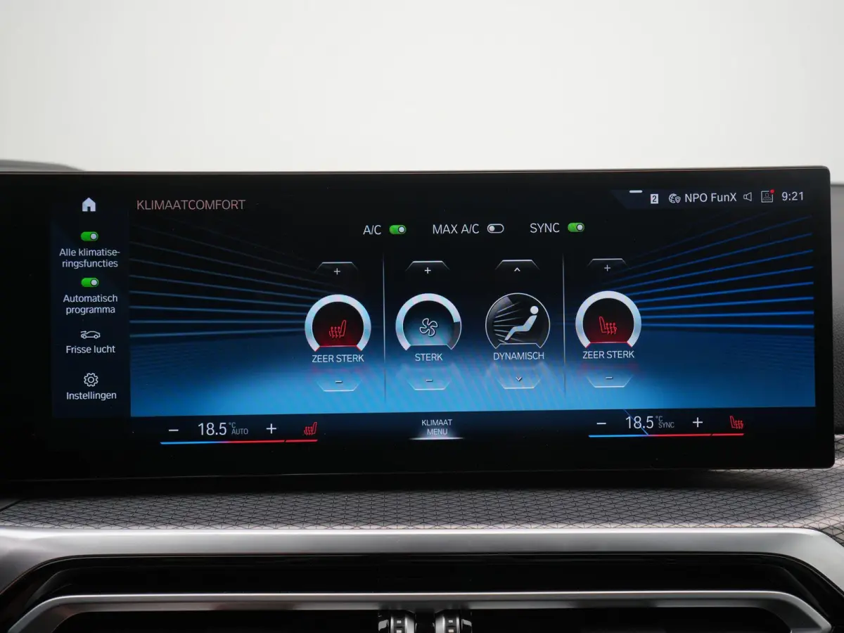 330e | Automaat | M Sportpakket / BMW 50 Jahre | HUD | Schuif Dak | BMW Live Cockpit Plus | BMW Individual hoogglans Shadow Line |  DAB-Tuner |  Ambiance verlichting | 12 Maanden BOVAG Garan