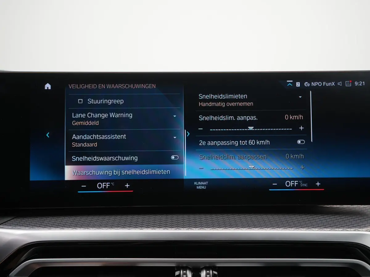 330e | Automaat | M Sportpakket / BMW 50 Jahre | HUD | Schuif Dak | BMW Live Cockpit Plus | BMW Individual hoogglans Shadow Line |  DAB-Tuner |  Ambiance verlichting | 12 Maanden BOVAG Garan