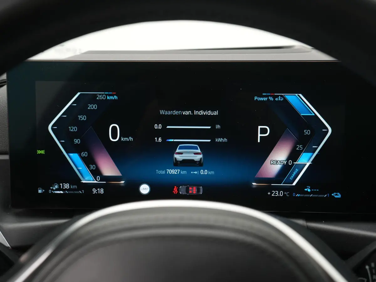 330e | Automaat | M Sportpakket / BMW 50 Jahre | HUD | Schuif Dak | BMW Live Cockpit Plus | BMW Individual hoogglans Shadow Line |  DAB-Tuner |  Ambiance verlichting | 12 Maanden BOVAG Garan