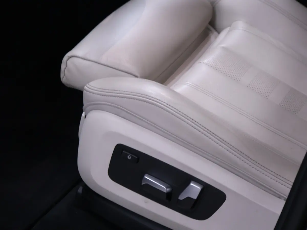 xDrive45e High Executive [PANORAMADAK, APPLE CARPLAY, HEAD-UP DISPLAY, ADAPTIVE CRUISE, ANDROID, TREKHAAK ELEKTRISCH, STOELVERWARMING, COMFORTSTOELEN, NIEUWSTAAT]