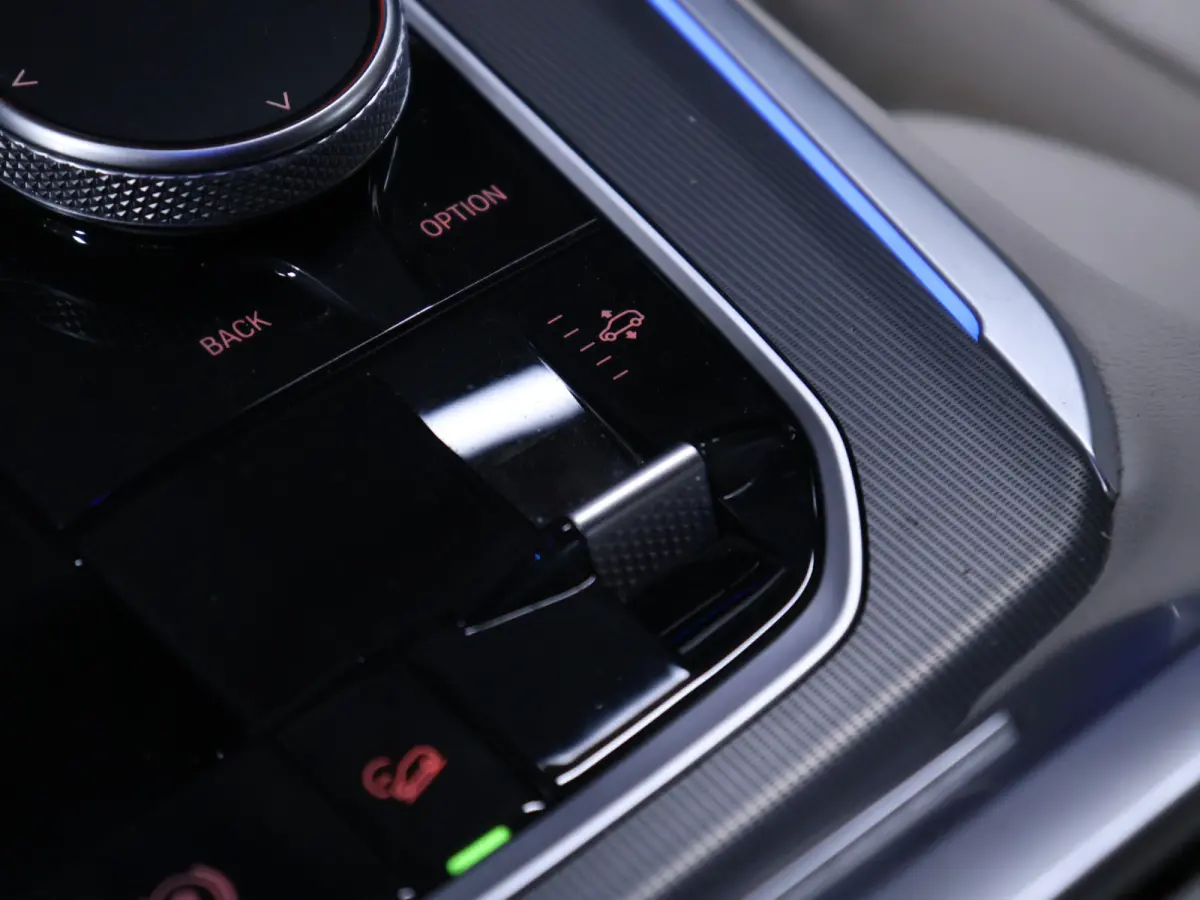 xDrive45e High Executive [PANORAMADAK, APPLE CARPLAY, HEAD-UP DISPLAY, ADAPTIVE CRUISE, ANDROID, TREKHAAK ELEKTRISCH, STOELVERWARMING, COMFORTSTOELEN, NIEUWSTAAT]