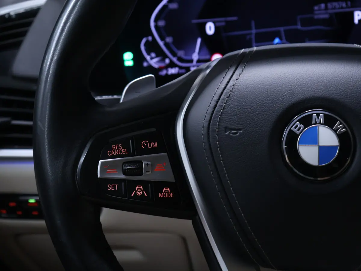 xDrive45e High Executive [PANORAMADAK, APPLE CARPLAY, HEAD-UP DISPLAY, ADAPTIVE CRUISE, ANDROID, TREKHAAK ELEKTRISCH, STOELVERWARMING, COMFORTSTOELEN, NIEUWSTAAT]