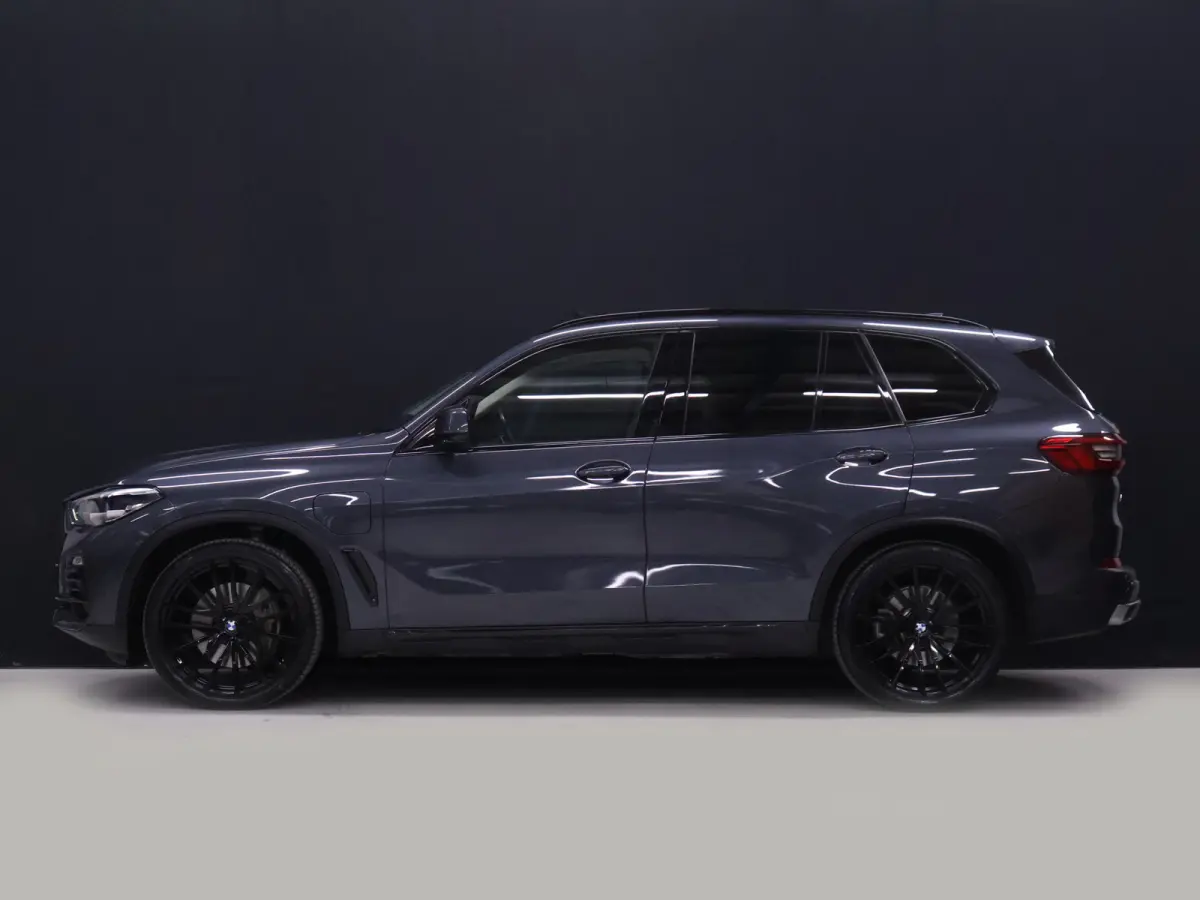 xDrive45e High Executive [PANORAMADAK, APPLE CARPLAY, HEAD-UP DISPLAY, ADAPTIVE CRUISE, ANDROID, TREKHAAK ELEKTRISCH, STOELVERWARMING, COMFORTSTOELEN, NIEUWSTAAT]
