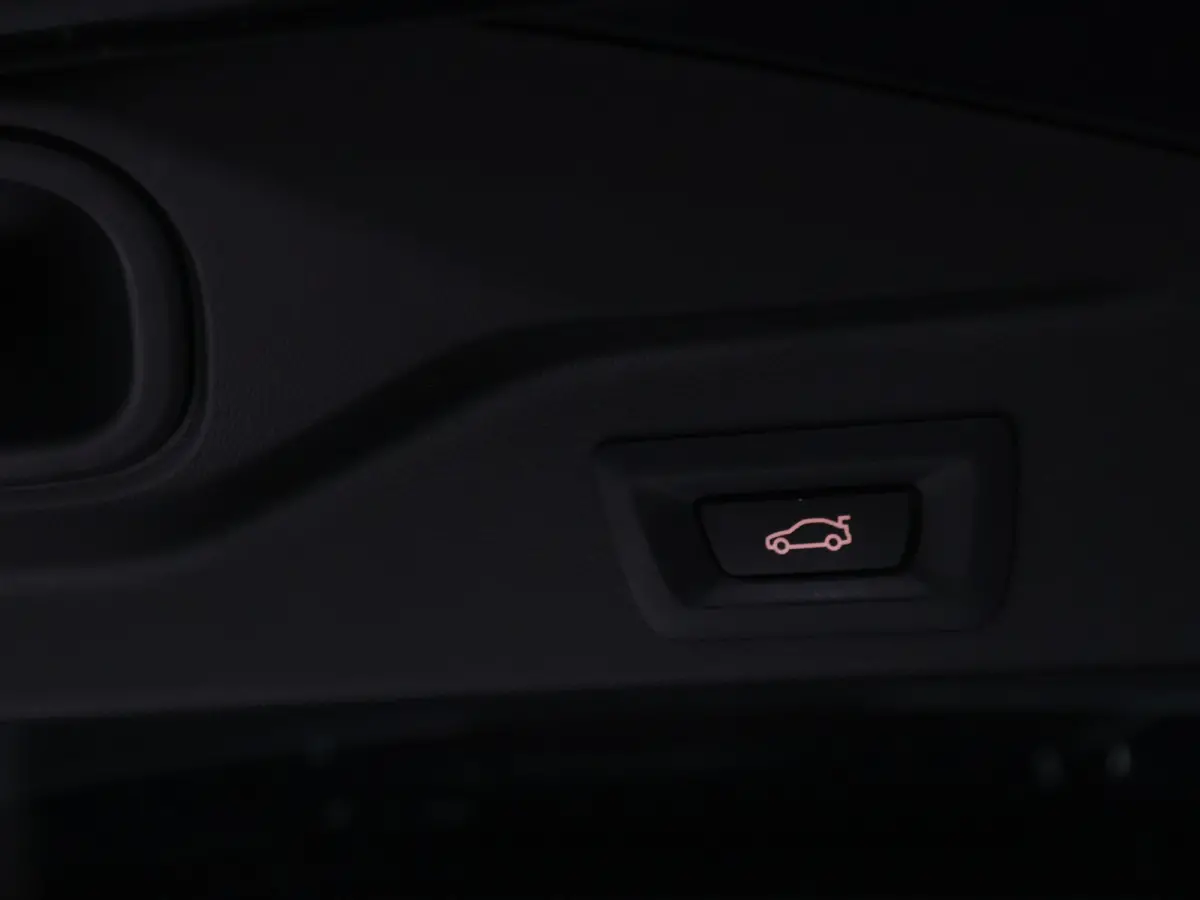 xDrive45e High Executive [PANORAMADAK, APPLE CARPLAY, HEAD-UP DISPLAY, ADAPTIVE CRUISE, ANDROID, TREKHAAK ELEKTRISCH, STOELVERWARMING, COMFORTSTOELEN, NIEUWSTAAT]