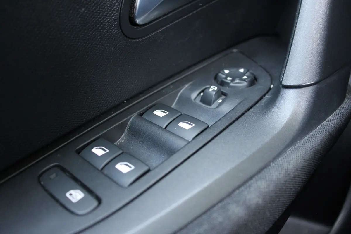 EV Active Pack 50 kWh | NL-AUTO! | CRUISE | LANE ASSIST | LED | PARK SENS | CLIMA | DEALER OH! | APPLE CARPLAY/ANDRIOID AUTO