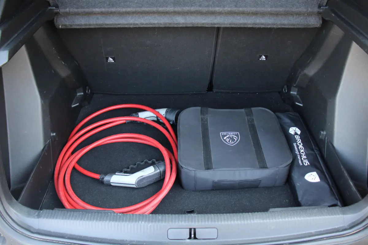 EV Active Pack 50 kWh | NL-AUTO! | CRUISE | LANE ASSIST | LED | PARK SENS | CLIMA | DEALER OH! | APPLE CARPLAY/ANDRIOID AUTO