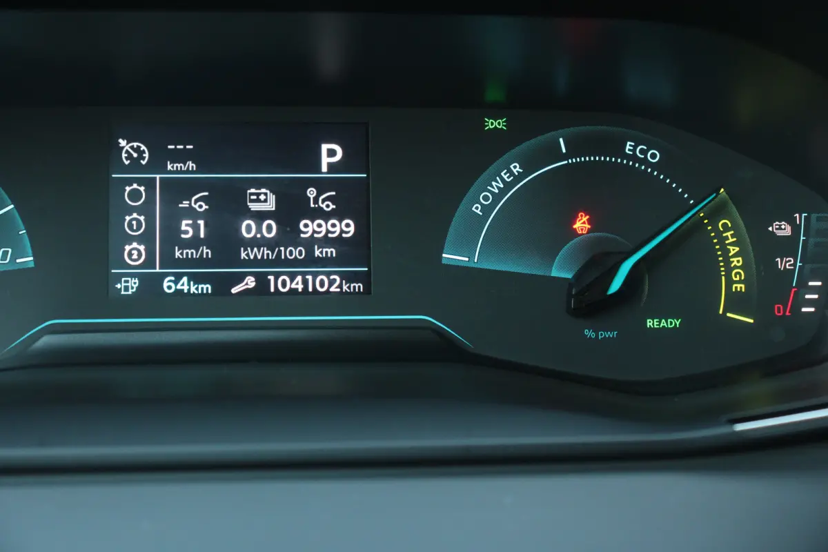 EV Active Pack 50 kWh | NL-AUTO! | CRUISE | LANE ASSIST | LED | PARK SENS | CLIMA | DEALER OH! | APPLE CARPLAY/ANDRIOID AUTO