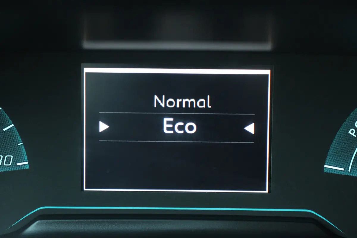 EV Active Pack 50 kWh | NL-AUTO! | CRUISE | LANE ASSIST | LED | PARK SENS | CLIMA | DEALER OH! | APPLE CARPLAY/ANDRIOID AUTO