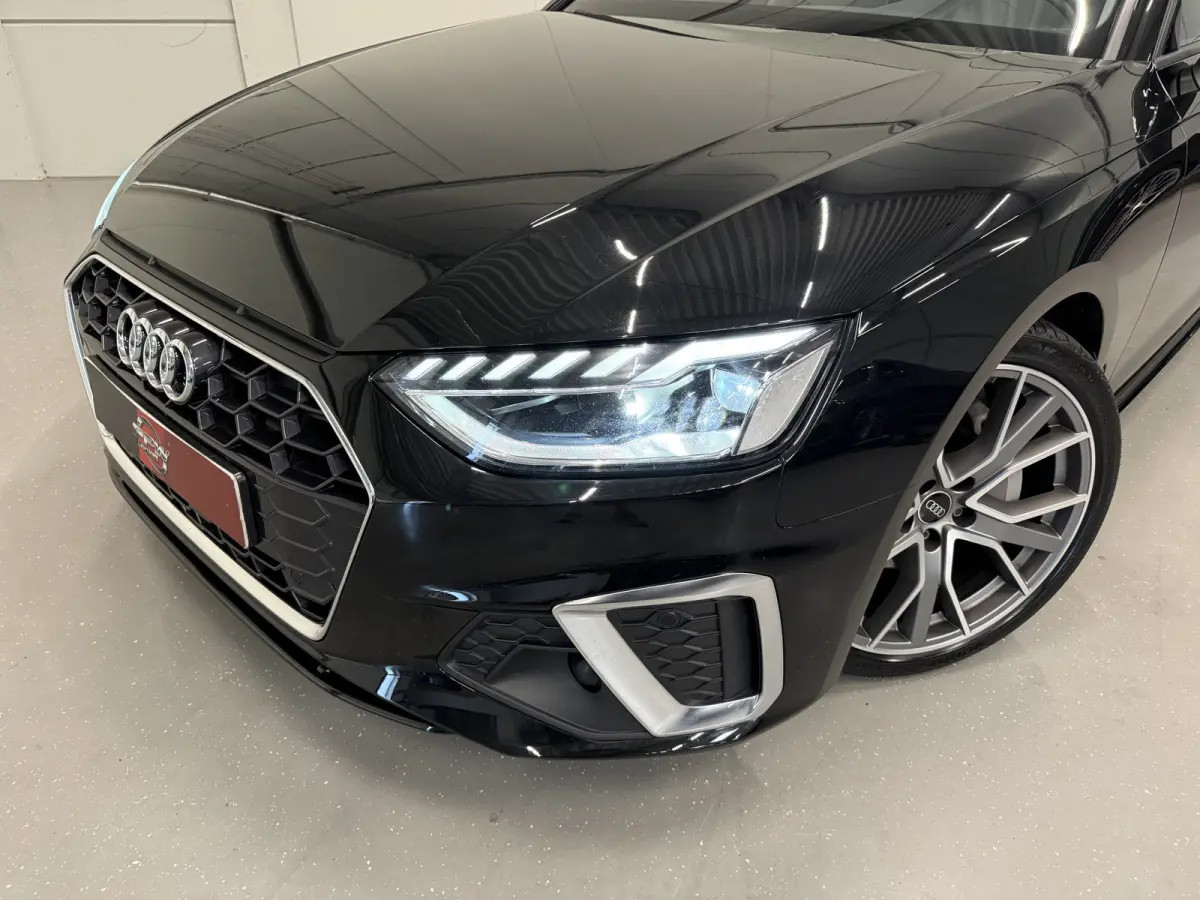 40 TFSI 204PK S-Line Facelift PANO/TREKHAAK/ACC/LED/19"AUDI-SPORT/STOEL+STUURVERW/PRIVACY/DYNAMIC-LED/SPORT-PAKKET/MYTHOSSCHWARZ/VOLLEDIG AUDI DEALER HISTORIE, NET OH BEURT GEHAD
