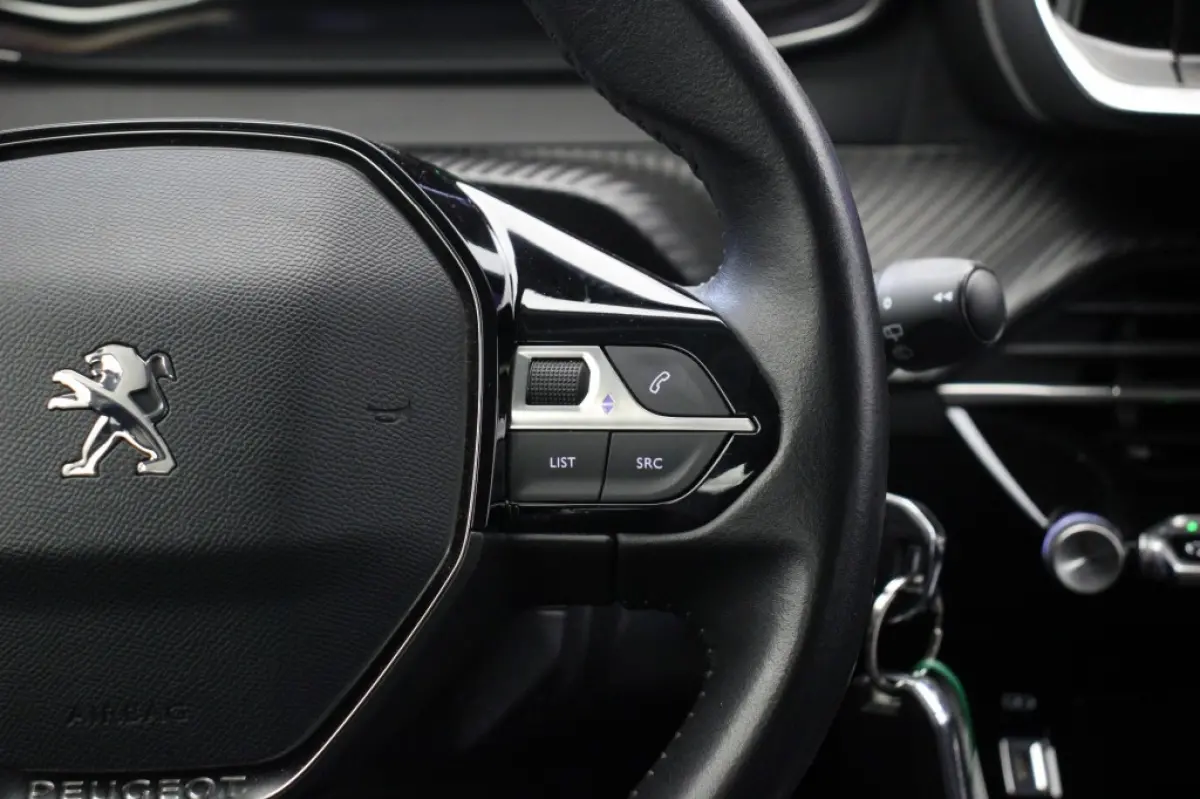 1.2 PureTech 100 Active - Carplay, Navi, Cruise