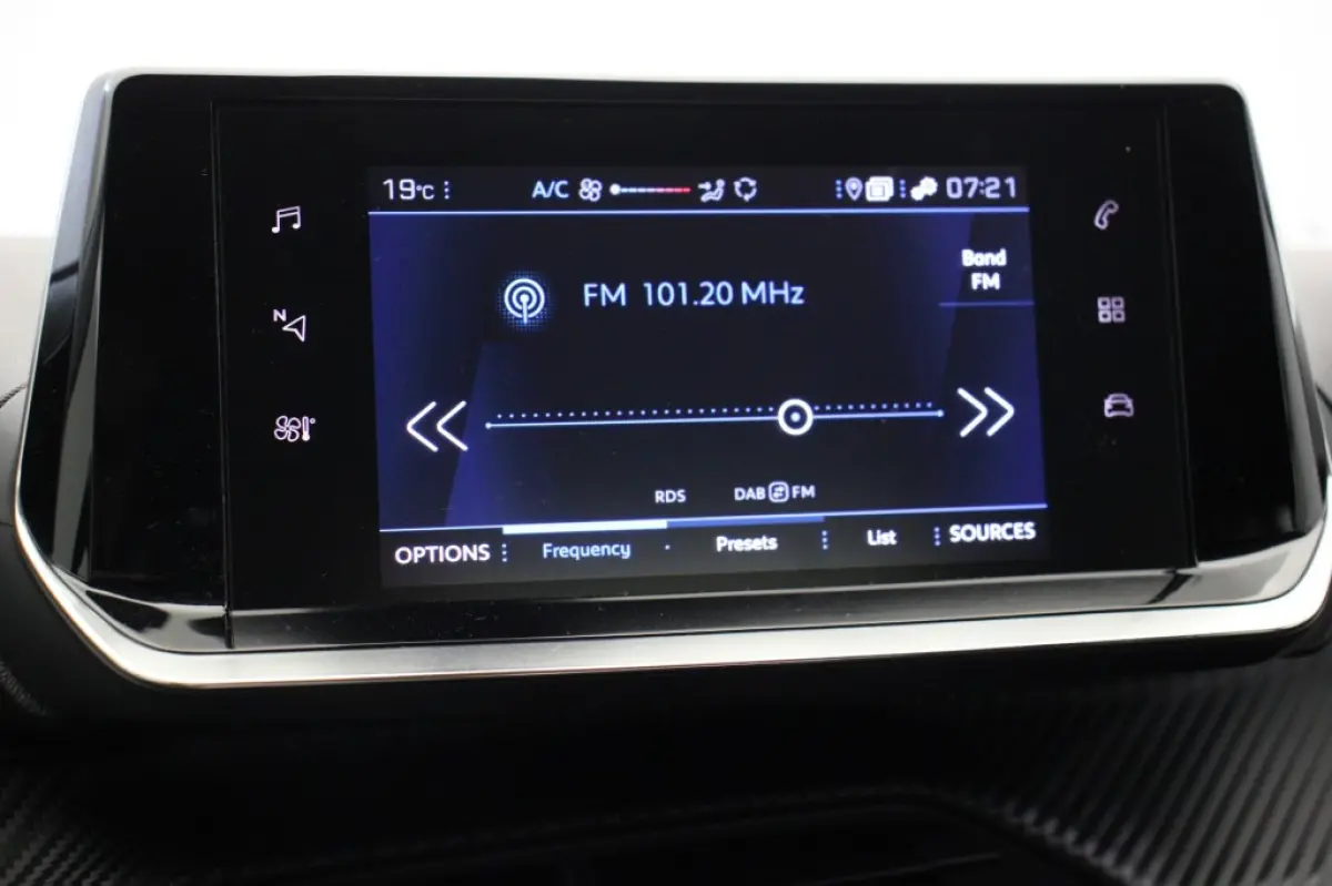 1.2 PureTech 100 Active - Carplay, Navi, Cruise