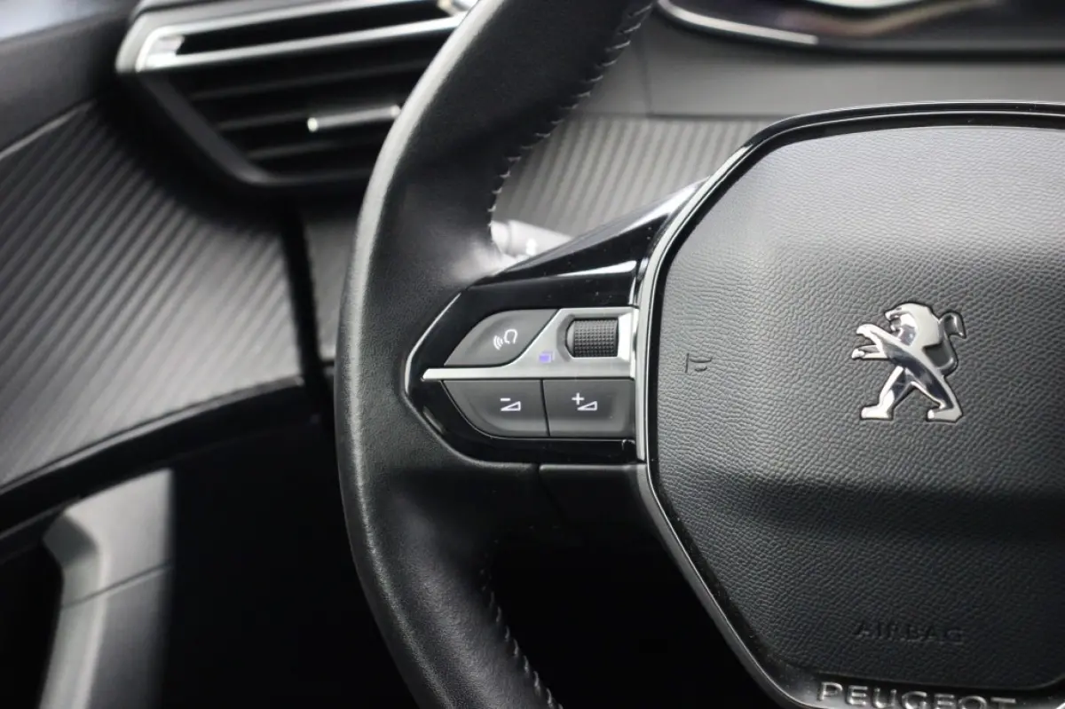 1.2 PureTech 100 Active - Carplay, Navi, Cruise