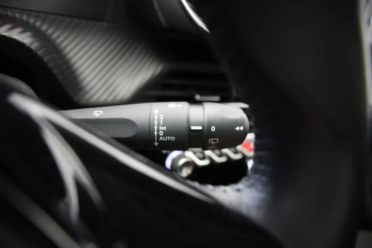 1.2 PureTech 100 Active - Carplay, Navi, Cruise