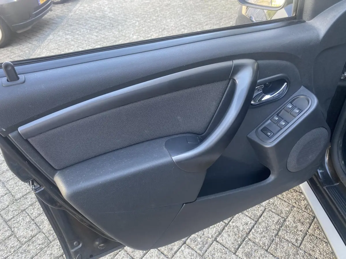 1.2 TCe 4x2 Blackshadow | Orig. NL-Auto | Dealer onderhouden | Trekhaak | Navi + Camera | Leder|