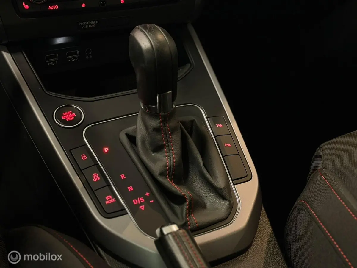 1.0 TSI FR Business Intense Keyless/Camera/Carplay