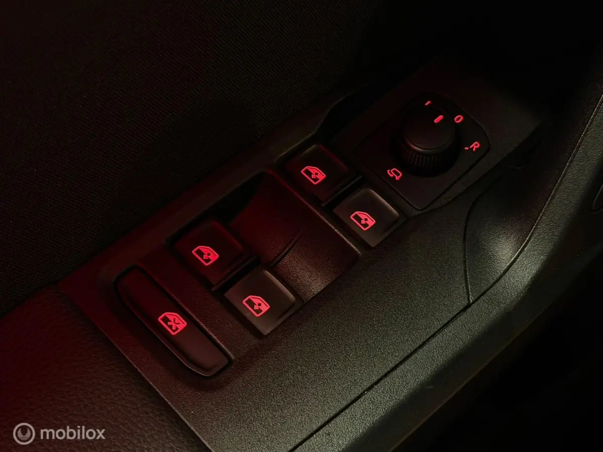 1.0 TSI FR Business Intense Keyless/Camera/Carplay