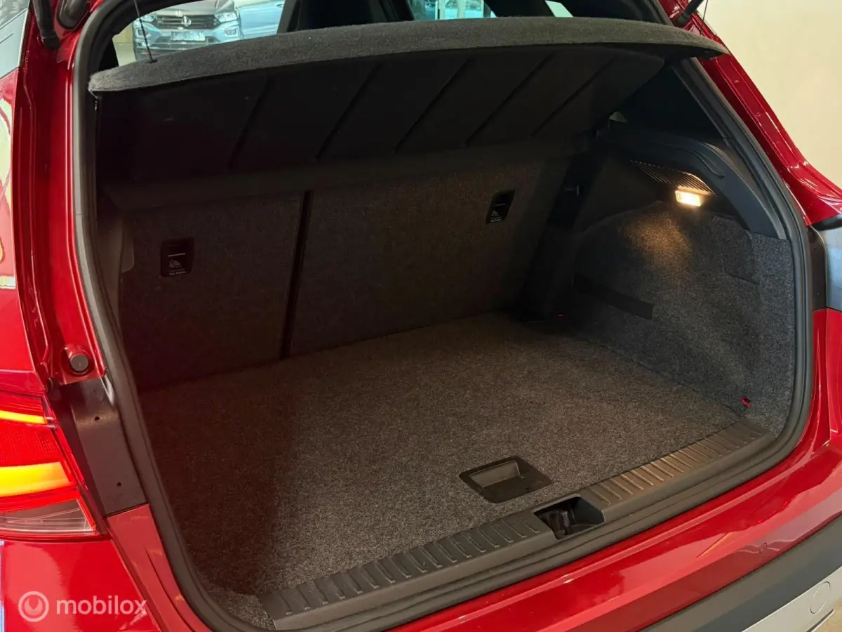 1.0 TSI FR Business Intense Keyless/Camera/Carplay