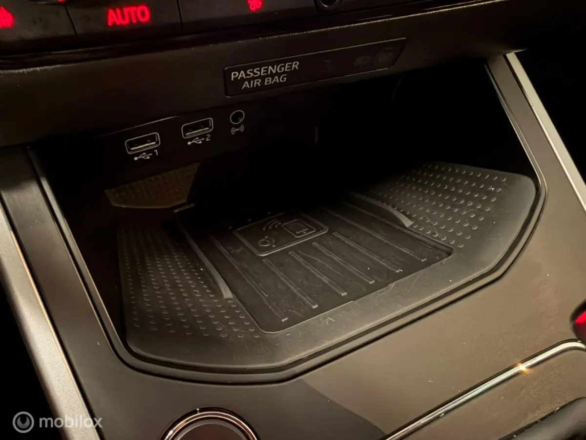 1.0 TSI FR Business Intense Keyless/Camera/Carplay