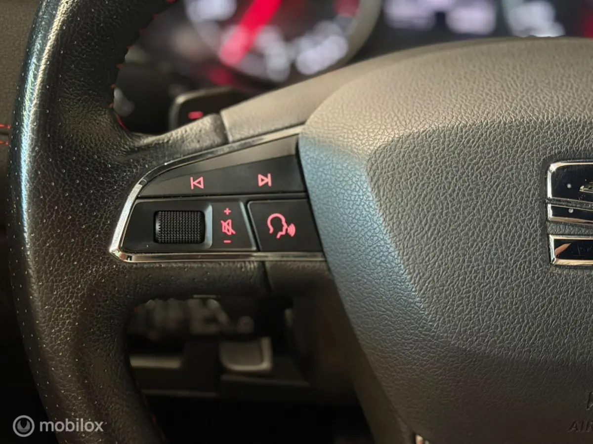 1.0 TSI FR Business Intense Keyless/Camera/Carplay