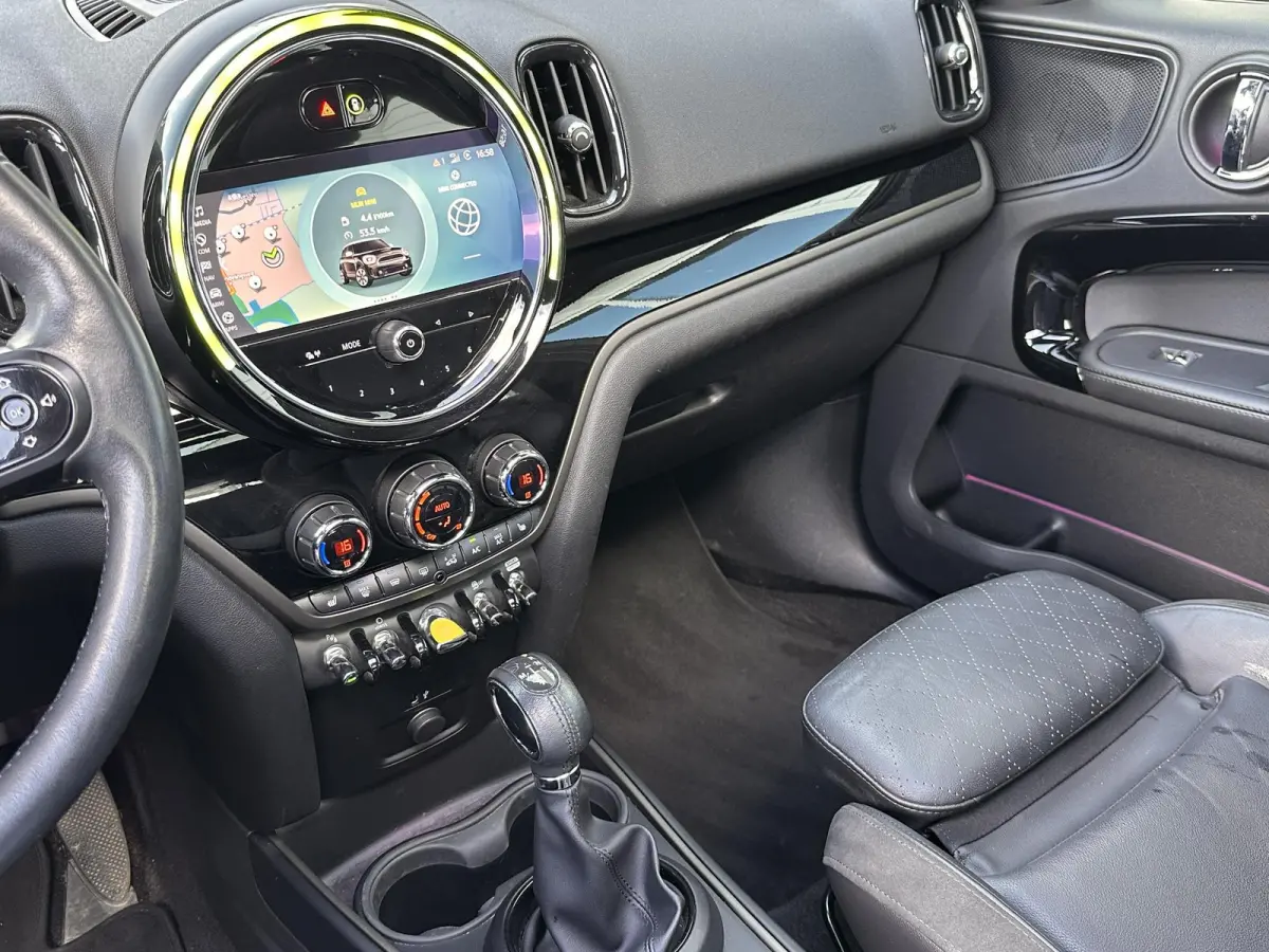Cooper ALL4 AT | FACELIFT | 1e Eigenaar | Dealeronderhouden | Virtual Cockpit | PANO | Stoelverwarming | Navigatie | Carplay | Elektrische Achterklep | Achteruitrijcamera | Parkeersensoren |