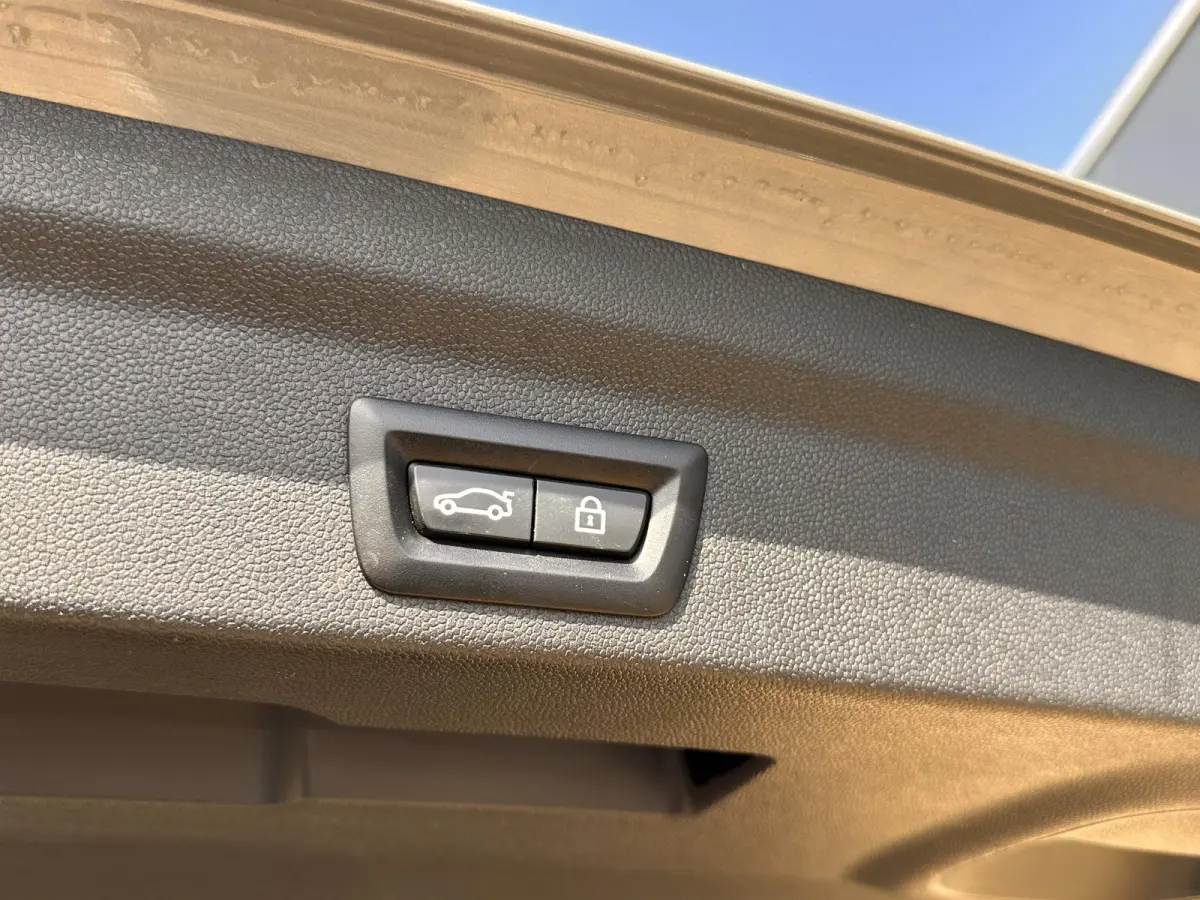 Cooper ALL4 AT | FACELIFT | 1e Eigenaar | Dealeronderhouden | Virtual Cockpit | PANO | Stoelverwarming | Navigatie | Carplay | Elektrische Achterklep | Achteruitrijcamera | Parkeersensoren |