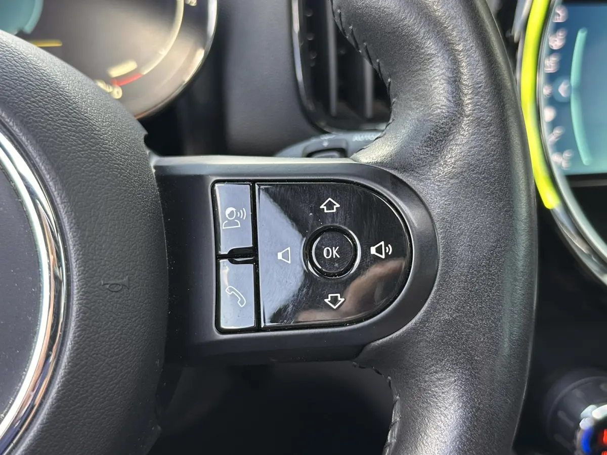 Cooper ALL4 AT | FACELIFT | 1e Eigenaar | Dealeronderhouden | Virtual Cockpit | PANO | Stoelverwarming | Navigatie | Carplay | Elektrische Achterklep | Achteruitrijcamera | Parkeersensoren |