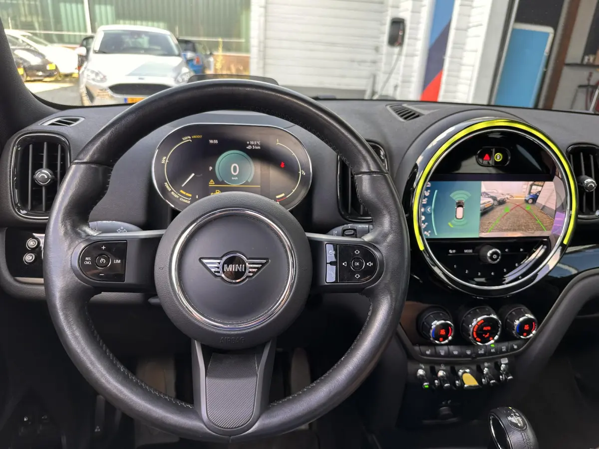 Cooper ALL4 AT | FACELIFT | 1e Eigenaar | Dealeronderhouden | Virtual Cockpit | PANO | Stoelverwarming | Navigatie | Carplay | Elektrische Achterklep | Achteruitrijcamera | Parkeersensoren |