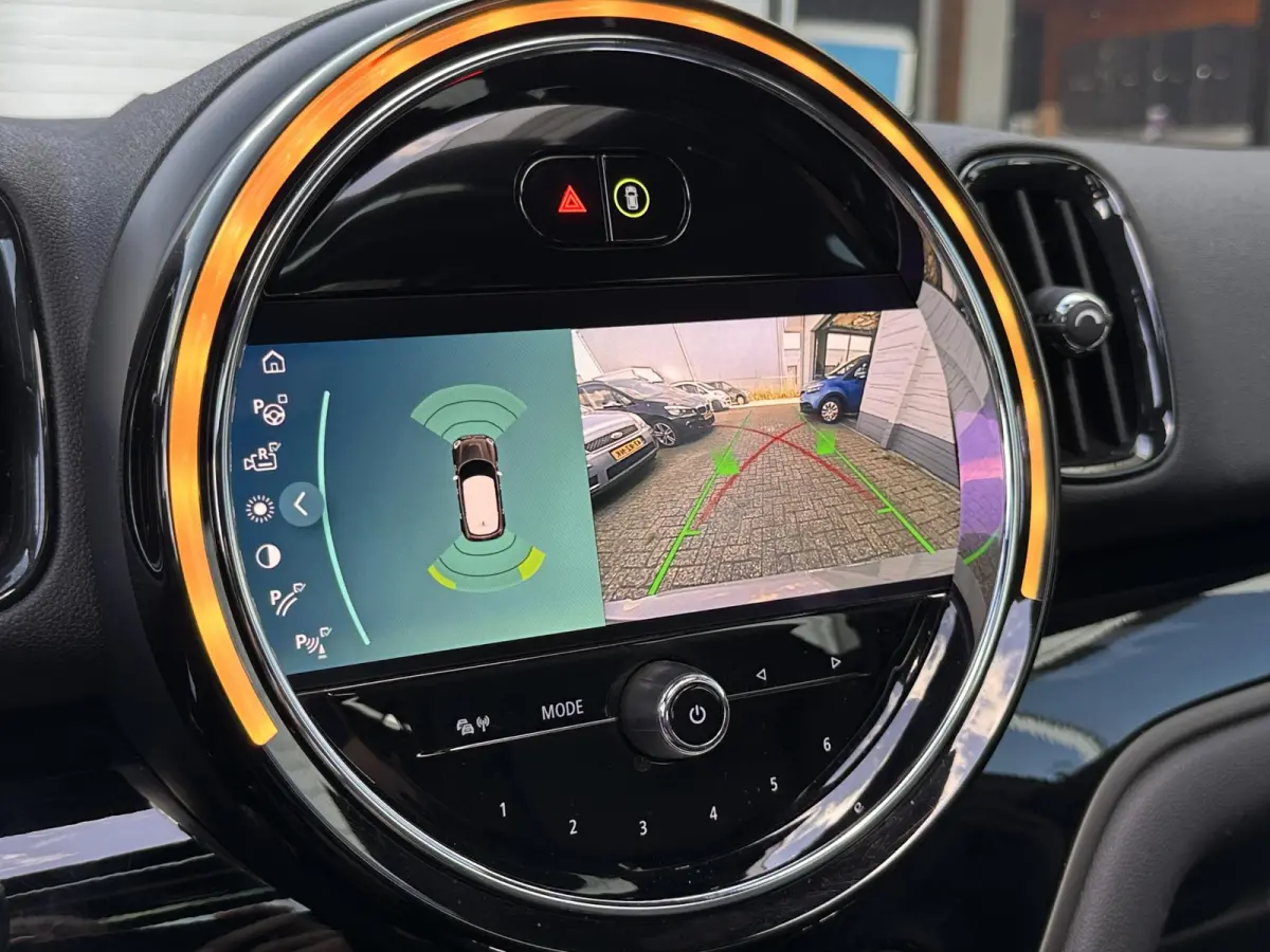 Cooper ALL4 AT | FACELIFT | 1e Eigenaar | Dealeronderhouden | Virtual Cockpit | PANO | Stoelverwarming | Navigatie | Carplay | Elektrische Achterklep | Achteruitrijcamera | Parkeersensoren |