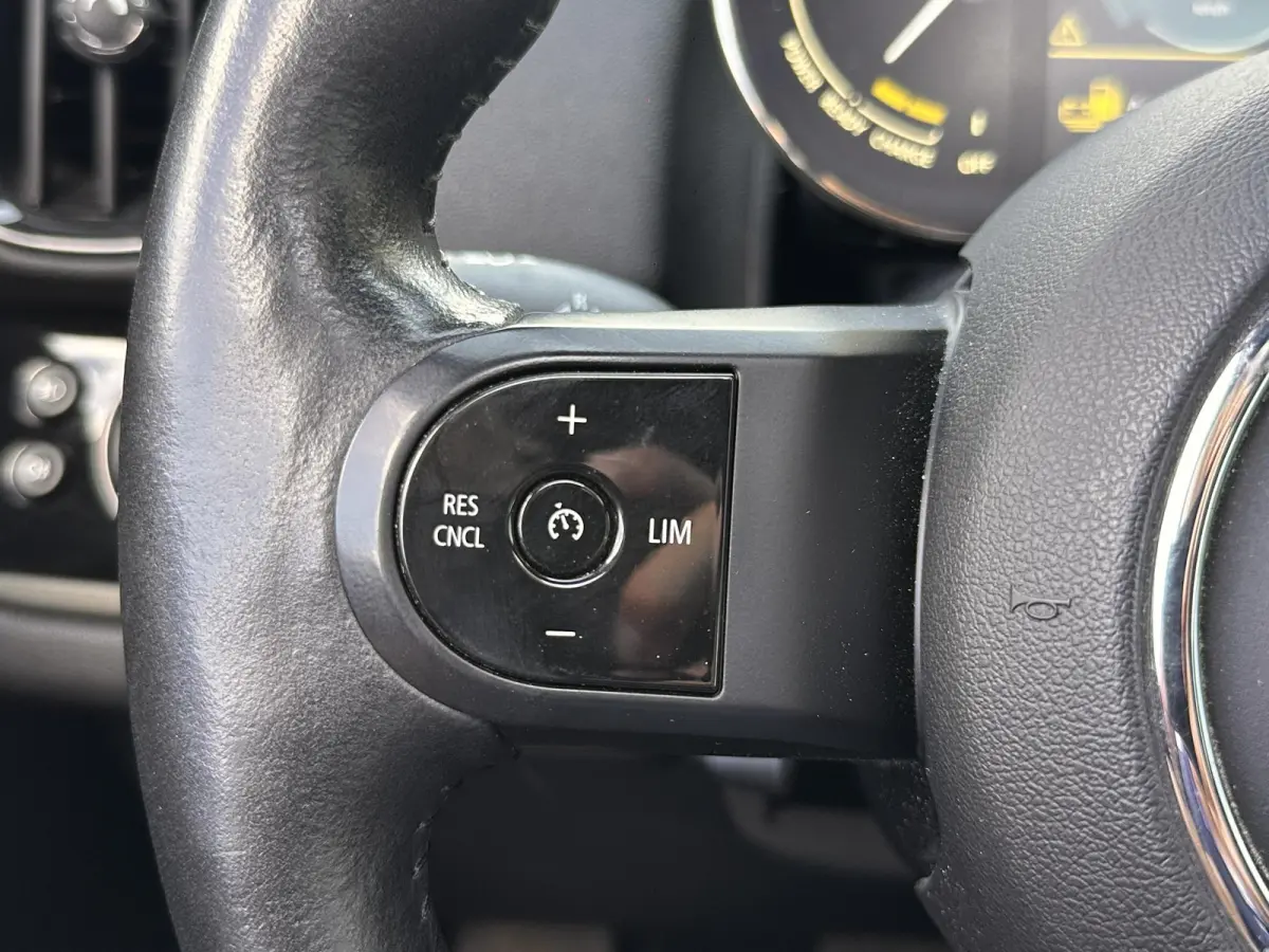 Cooper ALL4 AT | FACELIFT | 1e Eigenaar | Dealeronderhouden | Virtual Cockpit | PANO | Stoelverwarming | Navigatie | Carplay | Elektrische Achterklep | Achteruitrijcamera | Parkeersensoren |