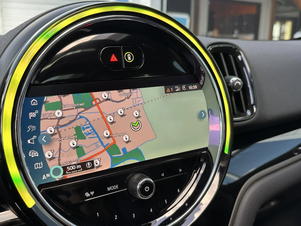 Cooper ALL4 AT | FACELIFT | 1e Eigenaar | Dealeronderhouden | Virtual Cockpit | PANO | Stoelverwarming | Navigatie | Carplay | Elektrische Achterklep | Achteruitrijcamera | Parkeersensoren |
